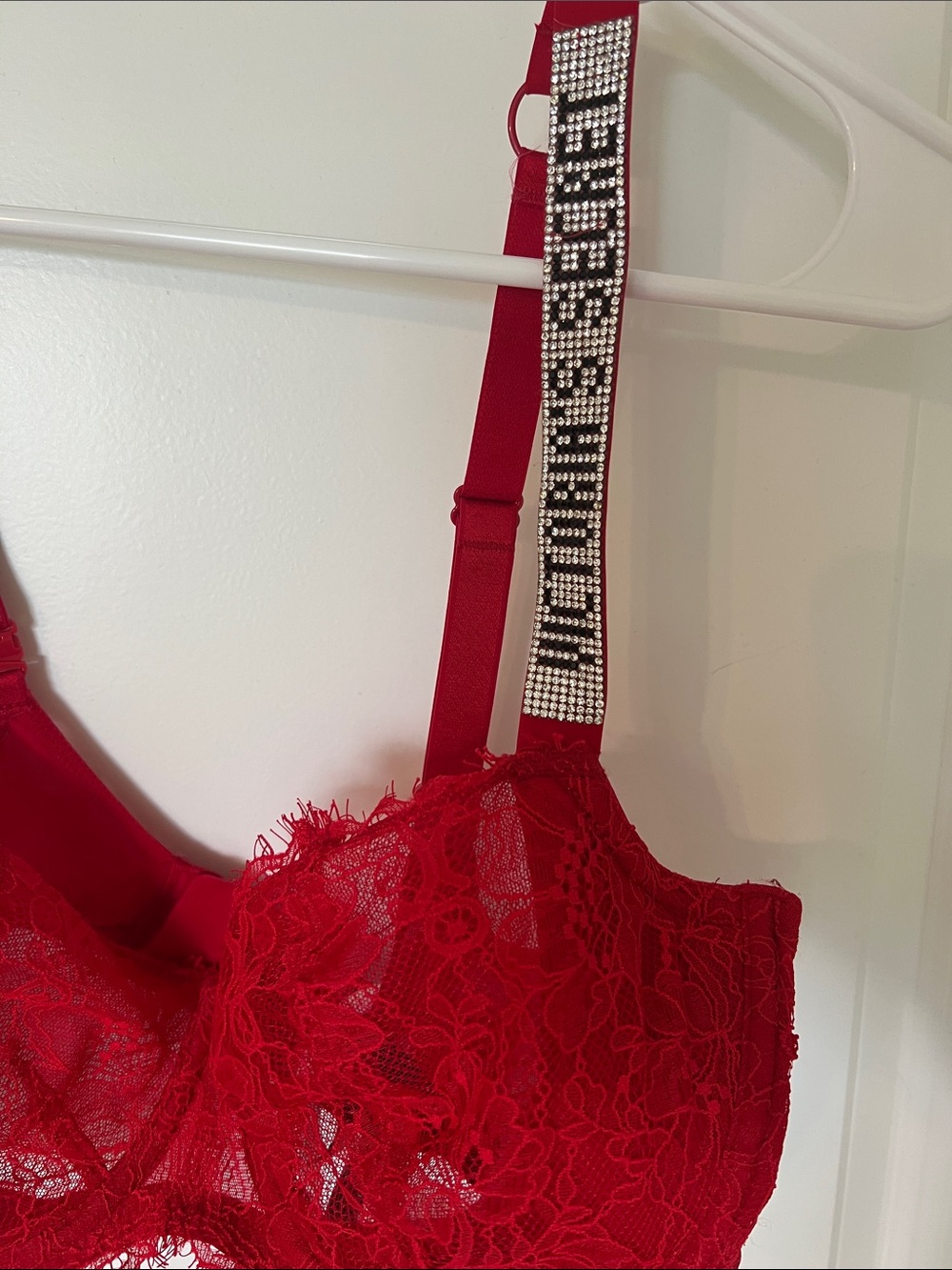 Victoria's Secret Red Lace Underwire Bra & Thong Set with Branded Straps - Picture 2 of 6